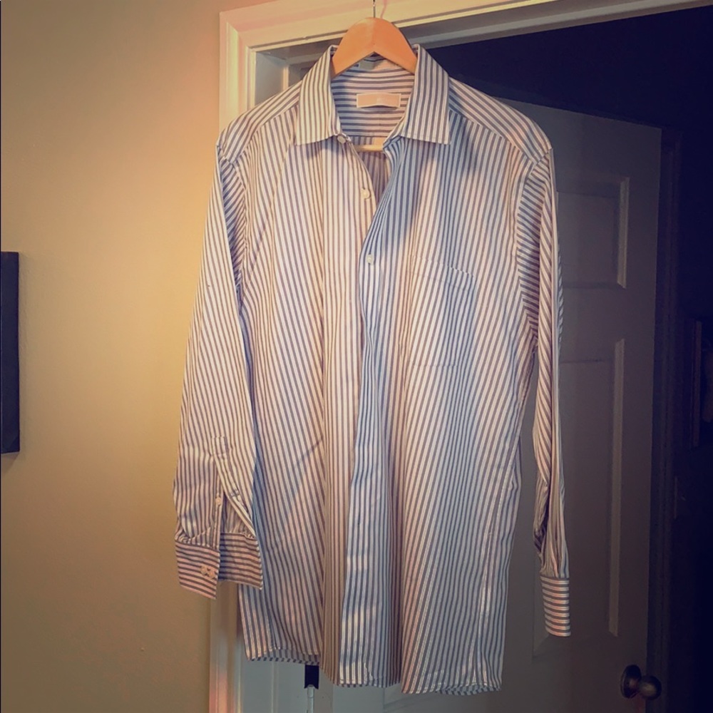 Long sleeve button up shirt.